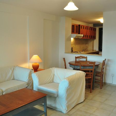 Palm Court Suites Аявали Екстериор снимка
