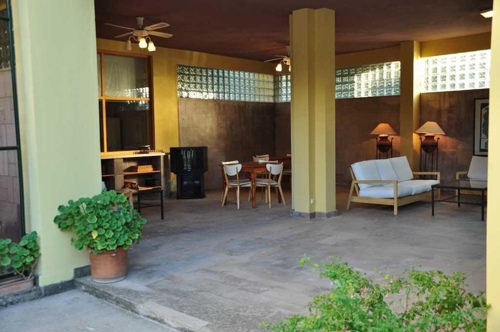Palm Court Suites Аявали Екстериор снимка