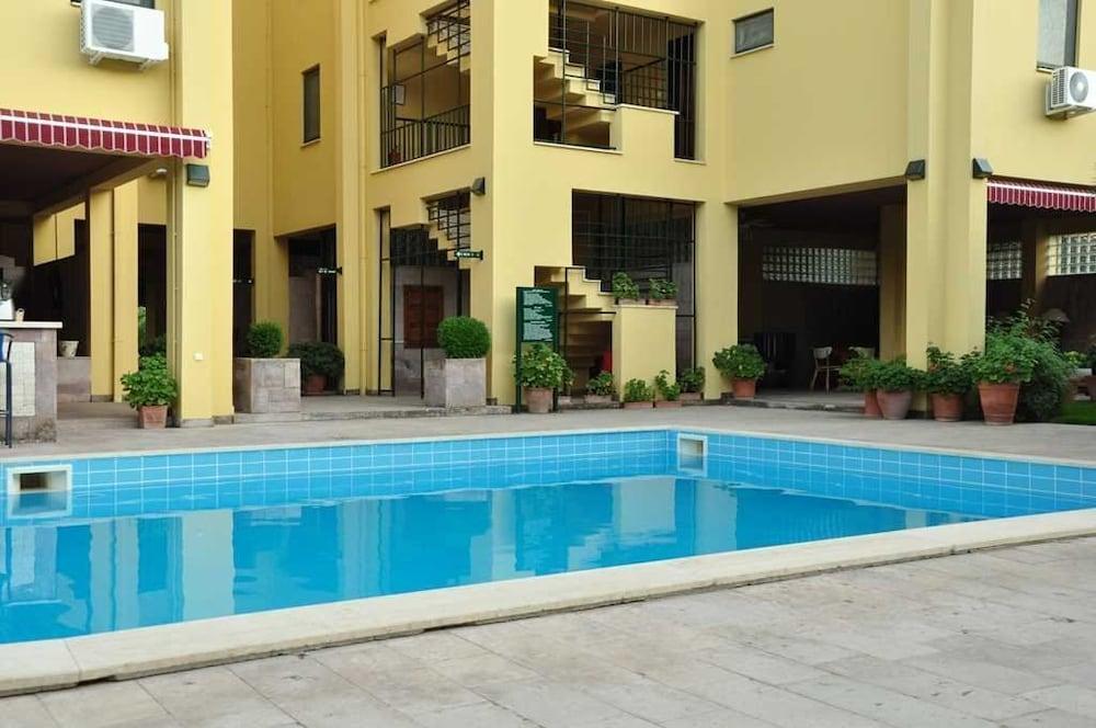 Palm Court Suites Аявали Екстериор снимка