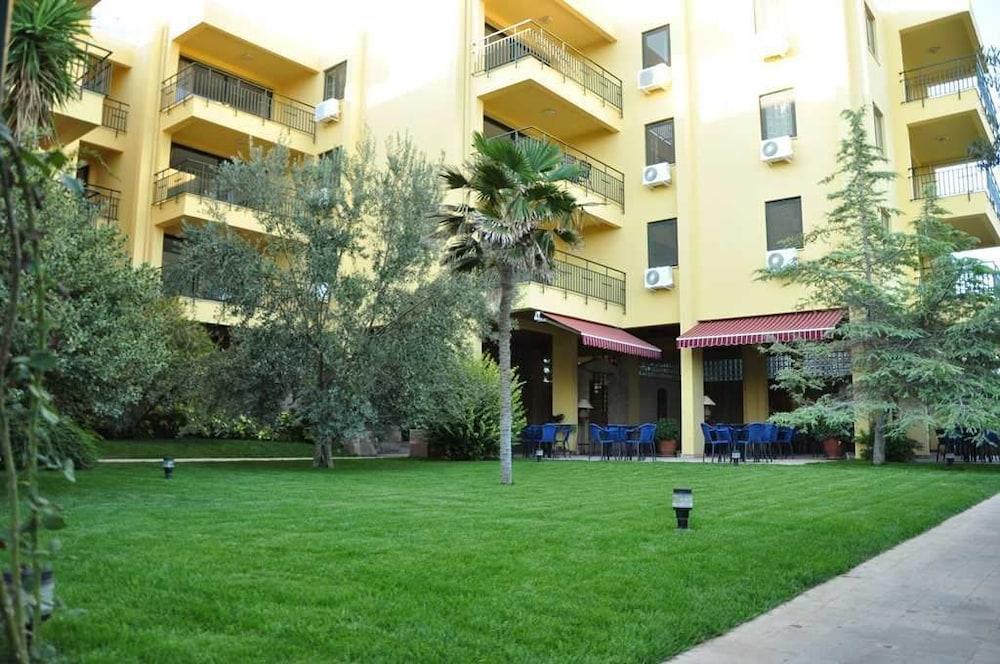 Palm Court Suites Аявали Екстериор снимка