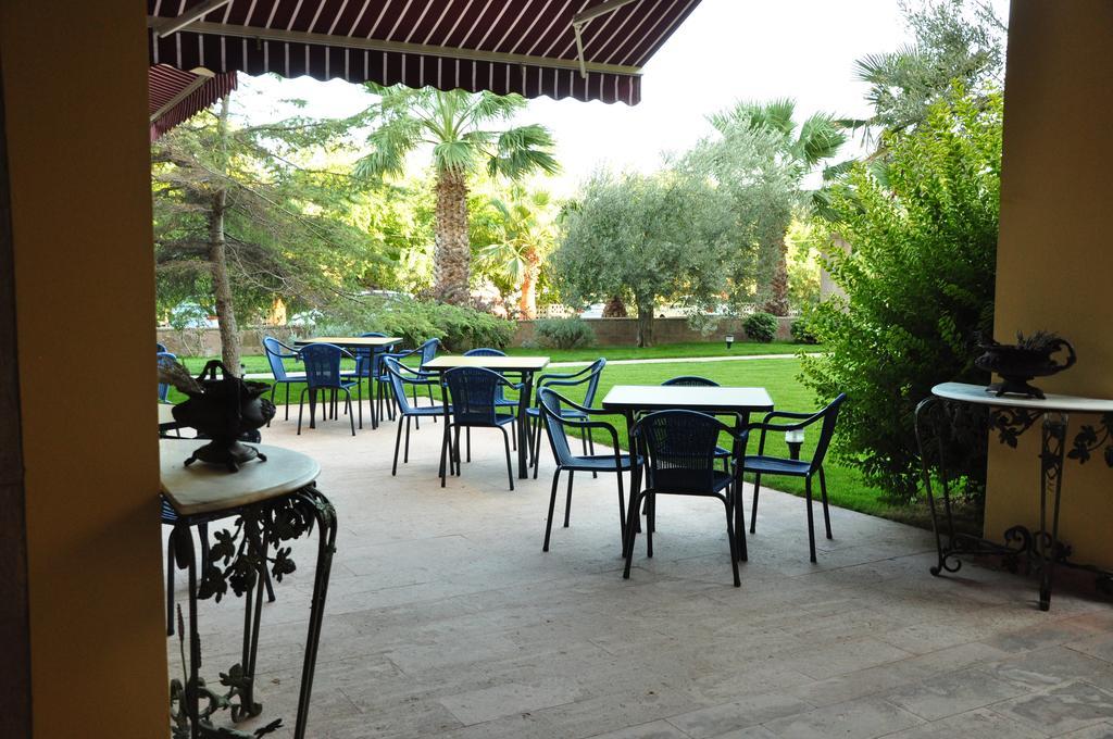 Palm Court Suites Аявали Екстериор снимка