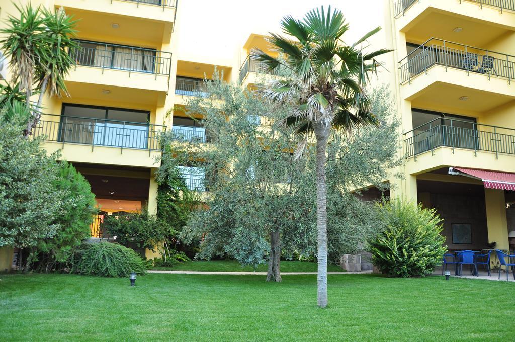 Palm Court Suites Аявали Екстериор снимка