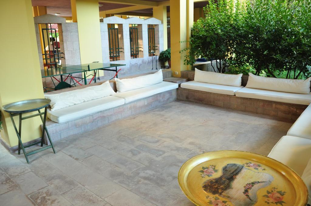 Palm Court Suites Аявали Екстериор снимка