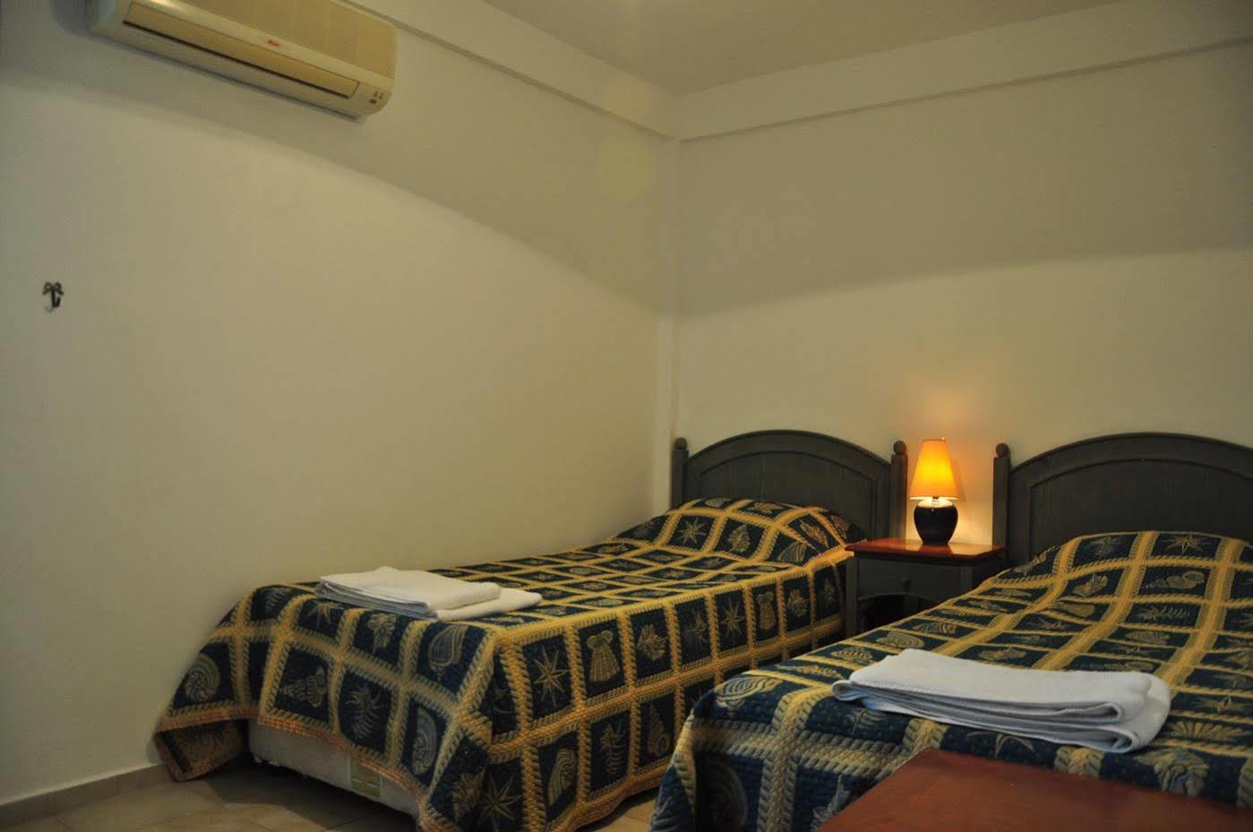 Palm Court Suites Аявали Екстериор снимка